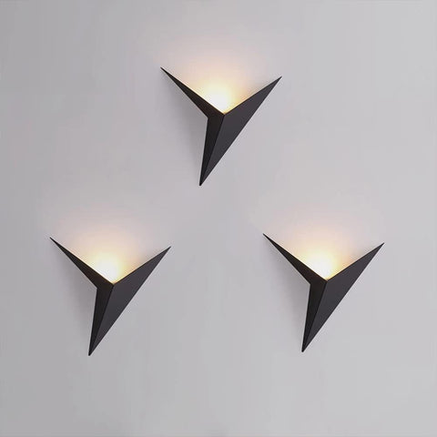 Applique Murale LED Moderne 3W Forme de Triangle Lampe murale Blanc Froid 6000K Pour Chambre, Restaurant, Couloir, Café, Bar Noir