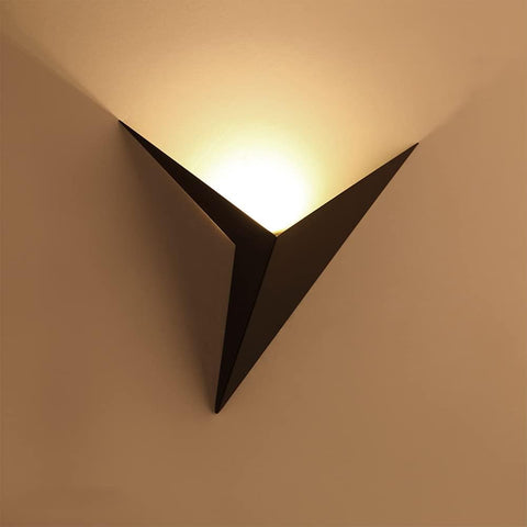 Applique Murale LED Moderne 3W Forme de Triangle Lampe murale Blanc Froid 6000K Pour Chambre, Restaurant, Couloir, Café, Bar Noir