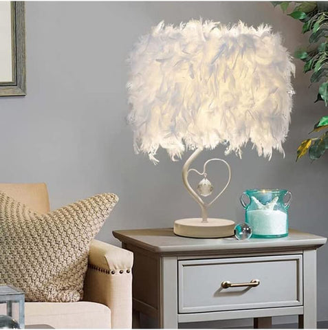 Lampe de bureau LED plume avec télécommande, lampe de table décorative simple moderne, veilleuse créative de lampe de chevet, adaptée au bureau d'étude de la chambre des enfants
