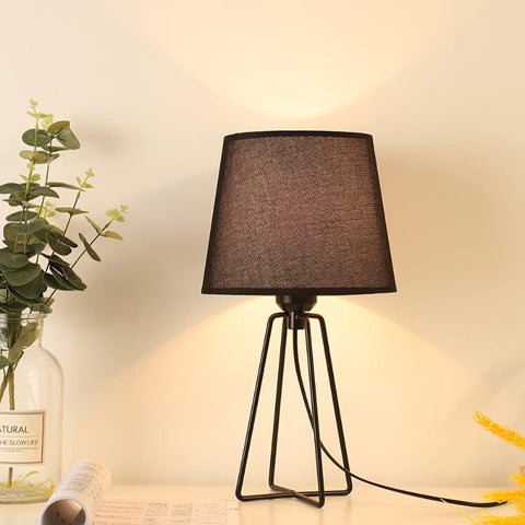 Lampe de Table de Chevet,Lampe de Table de Bureau Moderne vec Base de Cage de Panier en Métal Creux,Lampe de Table Abat-jour en Tissu Noir pour Chambre à Coucher,Salon,Bureau